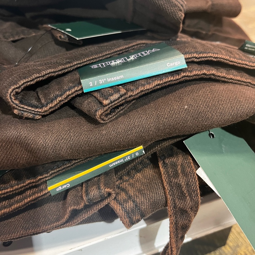 Mid Rise Cargo Jeans - Picture 3 of 3